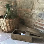 Tra I Campi Di Papaveri Bed & Breakfast Medesano