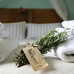 Tra I Campi Di Papaveri Bed & Breakfast 3*