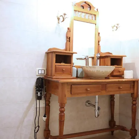 Tra I Campi Di Papaveri Medesano