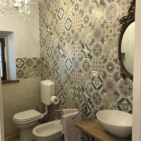 Tra I Campi Di Papaveri Bed & Breakfast