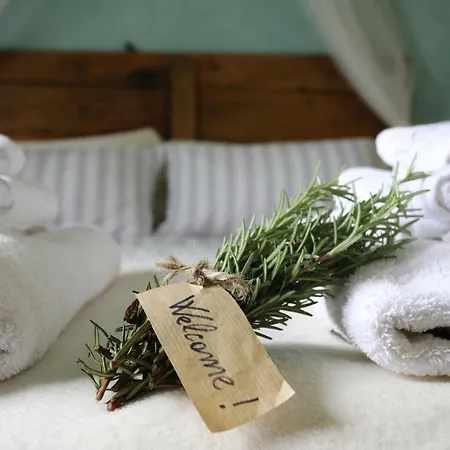 Tra I Campi Di Papaveri Bed & Breakfast 3*