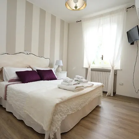 Tra I Campi Di Papaveri Bed & Breakfast 3*