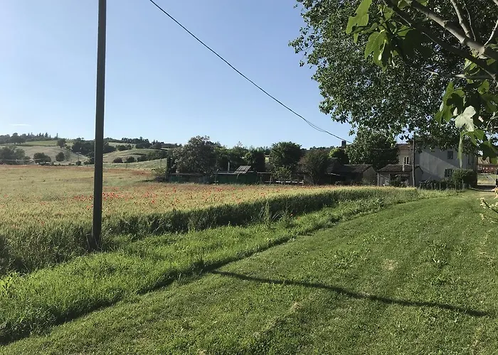 Tra I Campi Di Papaveri فندق مبيت وإفطار Medesano